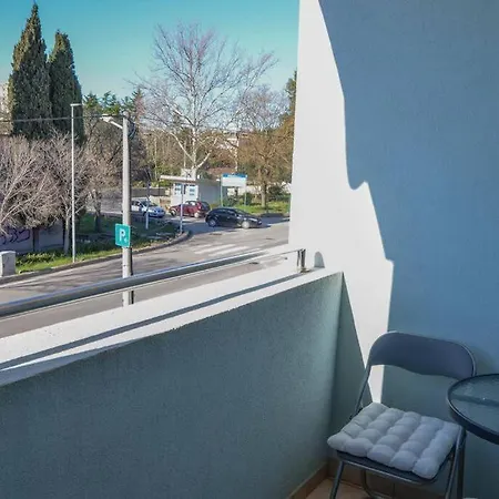 Longin Apartman *